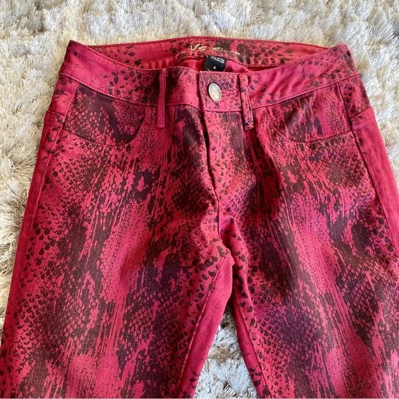 Victoria’s Secret Red Snakeprint Jeans Size 4 - Picture 4 of 7